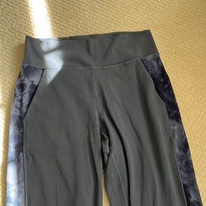 Lululemon Align jogger. Hi rise crop length